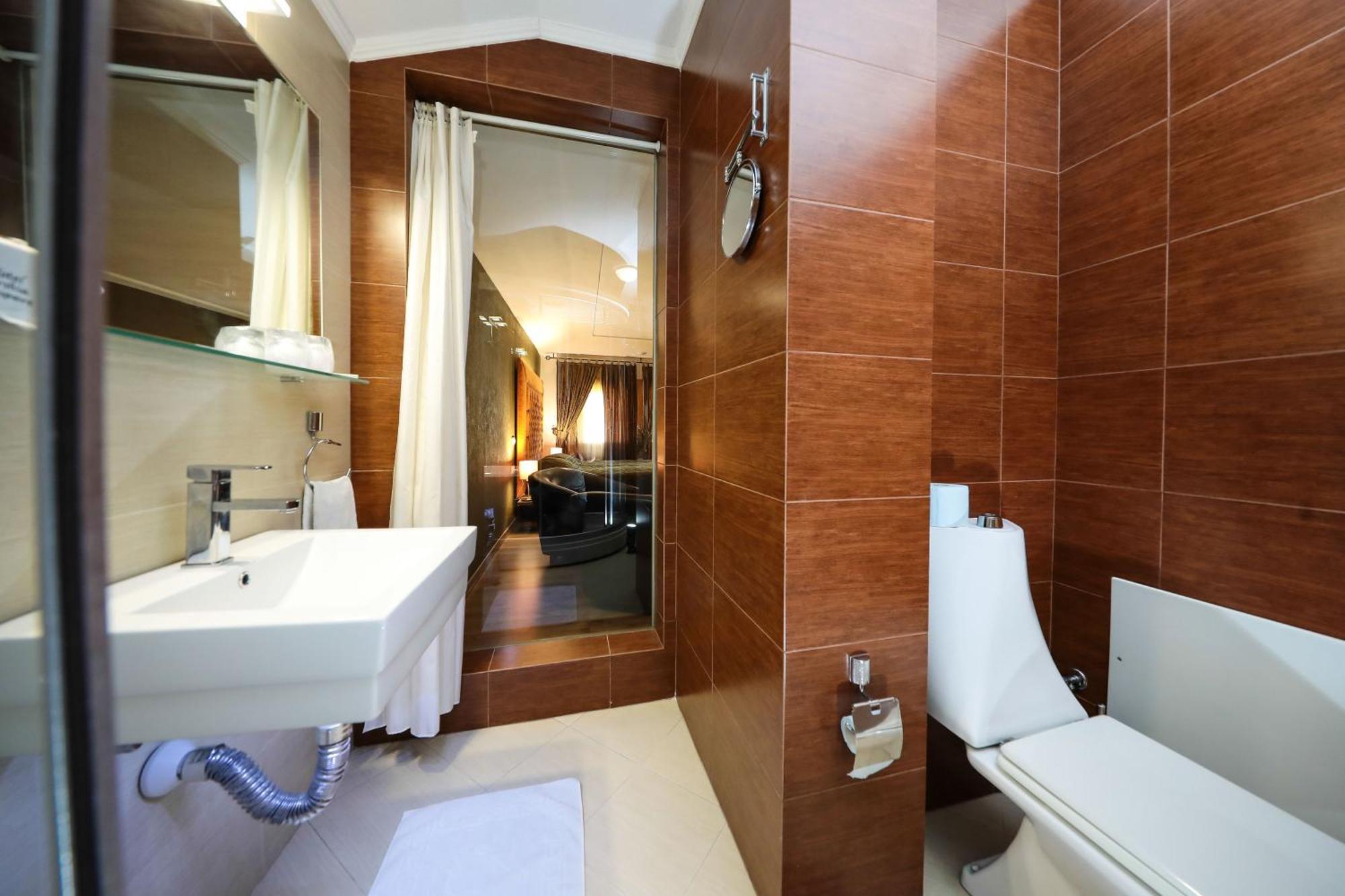 Hotel Carshia E Jupave Gjakova Kültér fotó