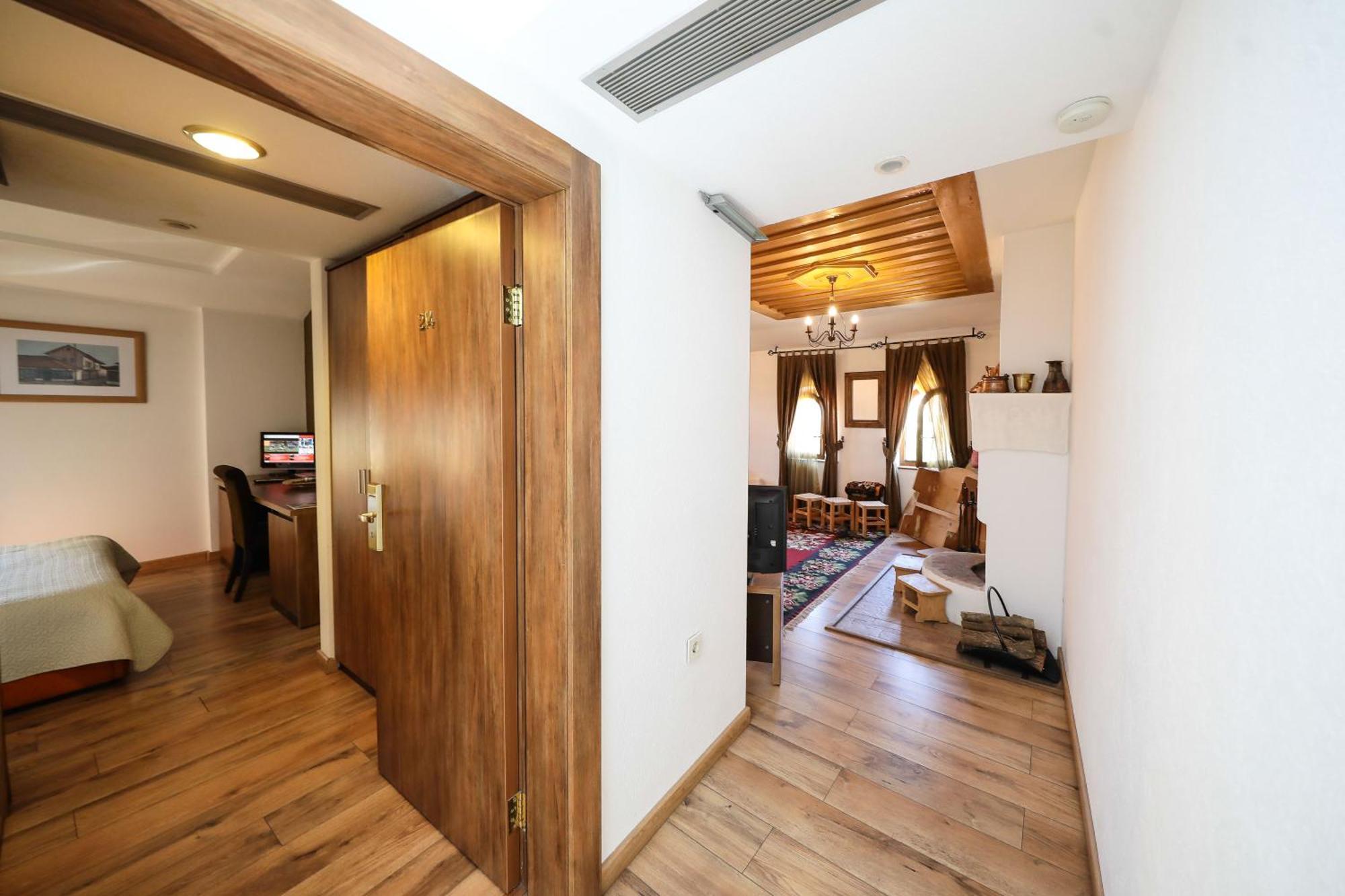 Hotel Carshia E Jupave Gjakova Kültér fotó