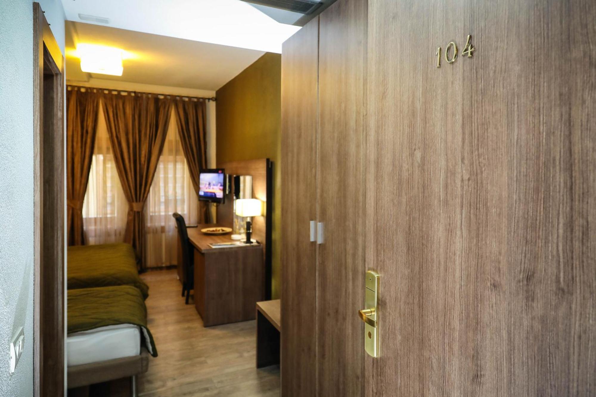 Hotel Carshia E Jupave Gjakova Kültér fotó