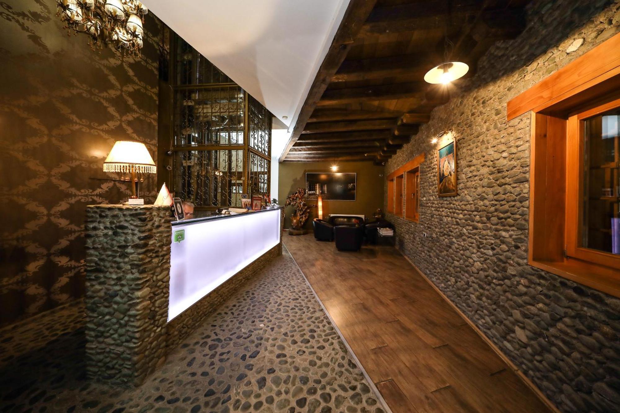 Hotel Carshia E Jupave Gjakova Kültér fotó